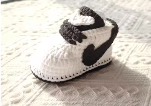 NEWBORN BABY BOOTIES