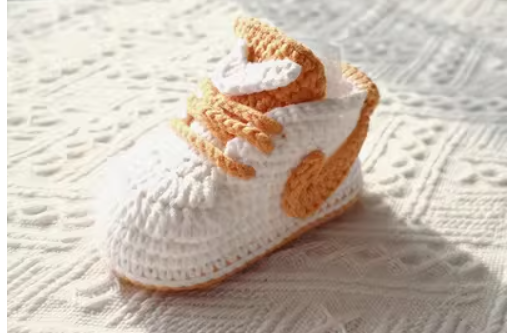 NEWBORN BABY BOOTIES