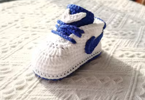 NEWBORN BABY BOOTIES